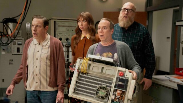‘big-bang-theory’-spinoff-‘stuart-fails-to-save-the-universe’-reveals-first-look