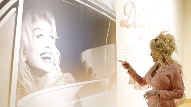 dolly-parton-cancels-upcoming-shows,-offers-health-update
