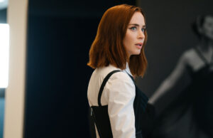 『プラダを着た悪魔』のエミリー役の女優さんはどなたですか? あ、待って、彼女はデスクから離れられないんだった。 will-‘the-devil-wears-prada’s’-real-emily-please-stand-up?-oh,-wait,-she-can’t-leave-her-desk