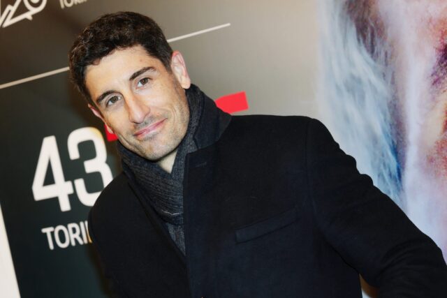 jason-biggs-and-jenny-mollen-call-it-quits-after-18-years-of-marriage