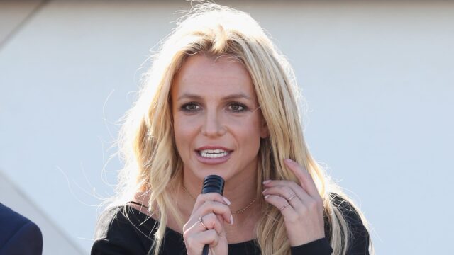 britney-spears-accusing-of-chaotic-dinner-&