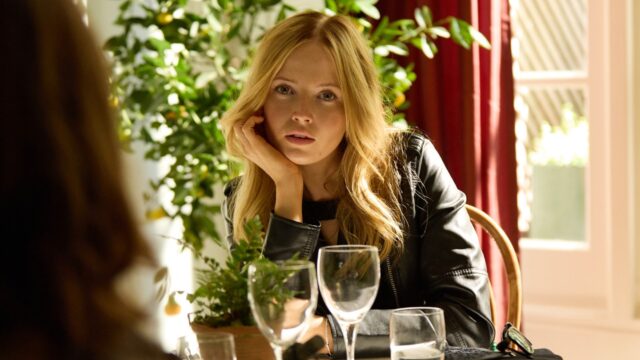 how-ellie-bamber-dealt-with-the-terror-— and-sudden-empowerment-— that-came-with-playing-kate-moss