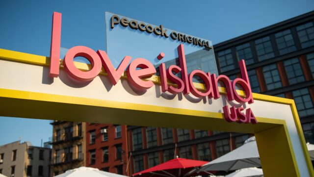 how-much-do-‘love-island’-stars-get-paid-to-be-on-the-show?