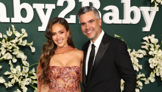 jessica-alba-&-cash-warren’s-awkward-graduation-distance-isn’t-what-you-think