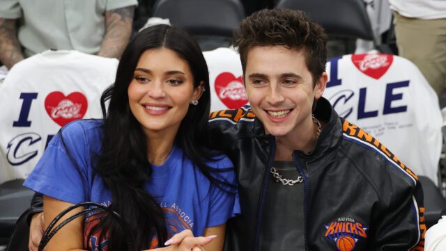 kylie-jenner-&-timothee-chalamet’s-courtside-kiss-is-selling-us-a-fantasy-here’s-what-comes-next.