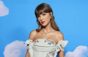 テイラー・スウィフトが『トイ・ストーリー5』プレミアでランディ・ニューマンと共演 taylor-swift-performs-with-randy-newman-at-‘toy-story-5’-premiere