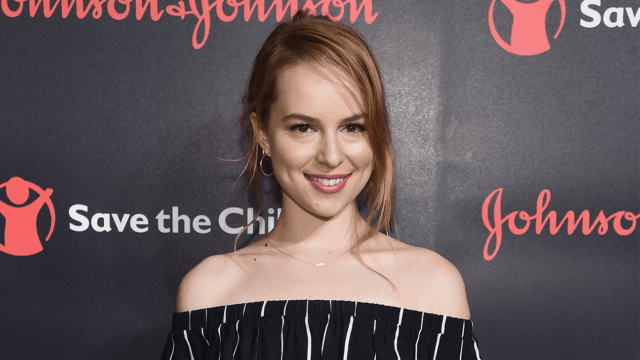 former-disney-star-bridgit-mendler-claims-surprise-ep-release-“wasn’t-me” former-disney-star-bridgit-mendler-claims-surprise-ep-release-“wasn’t-me”