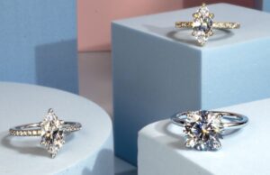 ソリティアから隠しハローまで:レアカラットで今年最もリクエストの多かった婚約指輪スタイル ソリティアから隠しハローまで:レアカラットが今年最もリクエストした婚約指輪のスタイル