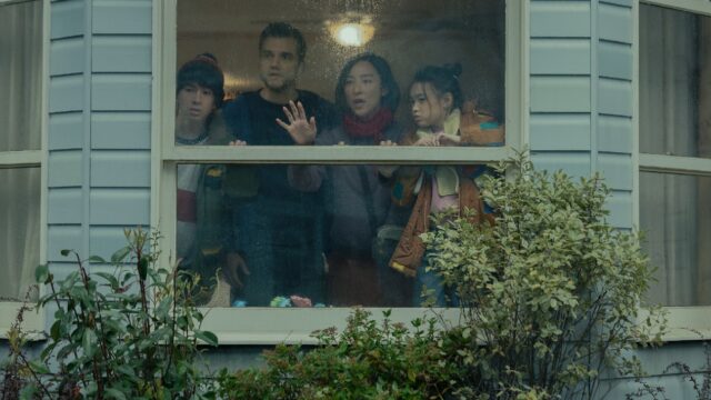 greta-lee,-wagner-moura-spend-years-trapped-at-home-in-trailer-for-netflix-thriller-‘last-house’